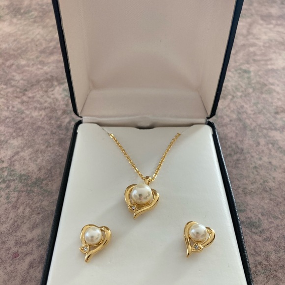 Vintage Heart Shaped Earring and Necklace Set - Picture 2 of 5